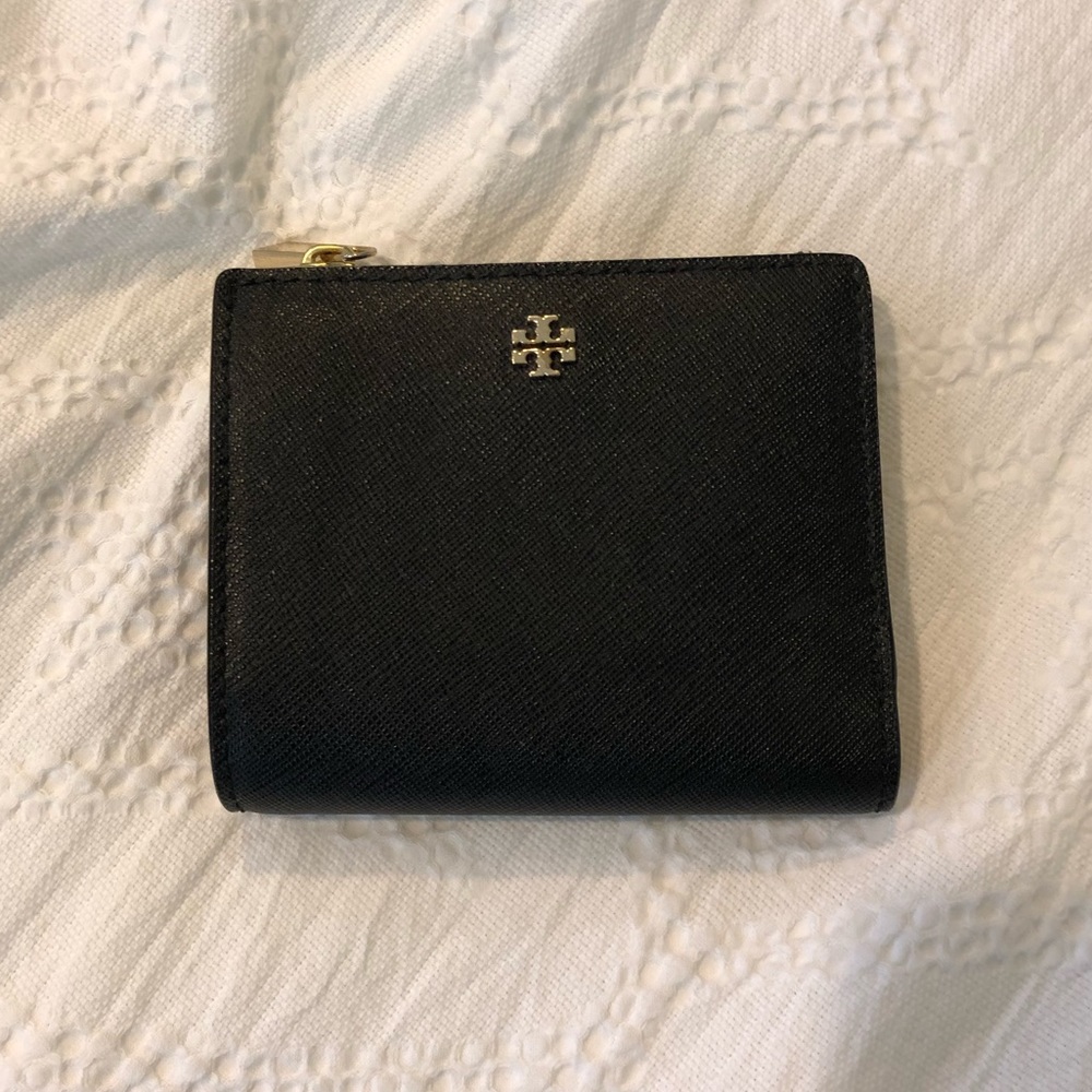 Tory Burch Small Wallet in Black